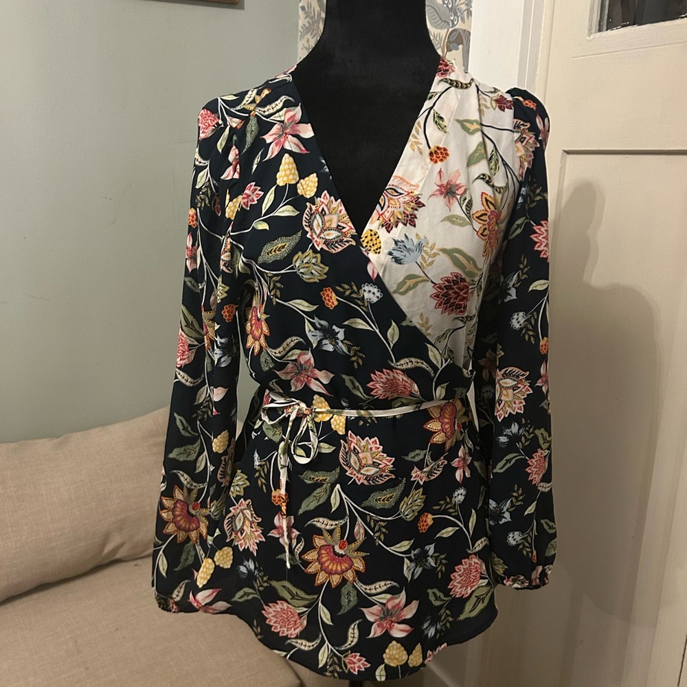 Loft outlet floral wrap patch blouse size small-nwot